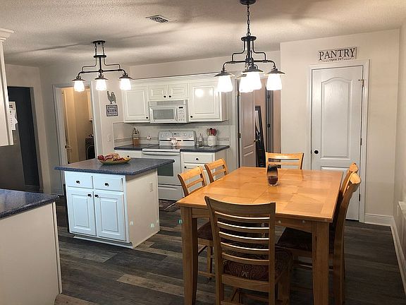4th image of 6125 Arnies Way