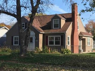 1209 N 3rd St, Clinton, IA 52732