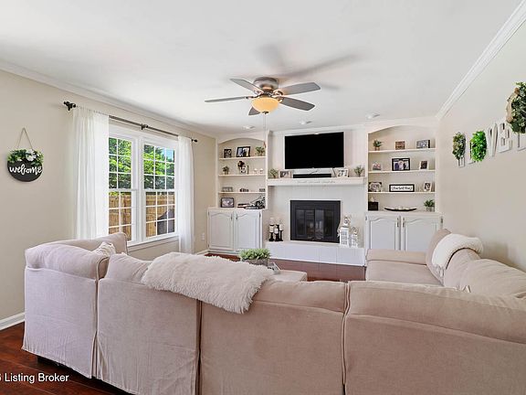 4th image of 2611 Summerfield Dr