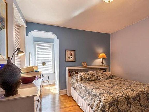 4th image of 3834 Juniata St #1