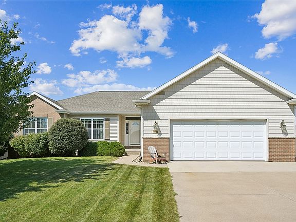 2nd image of 3340 Edgebrooke Dr