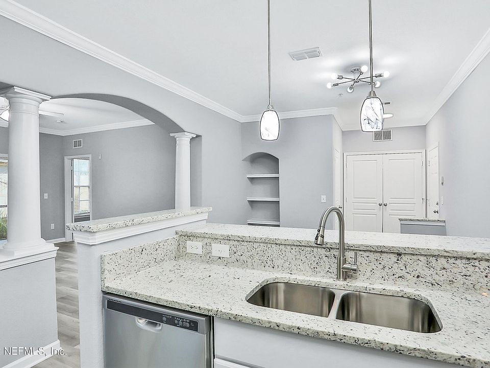 1st image of 8290 GATE Parkway #1201