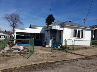 633 3rd St, Windsor Heights, WV 26075