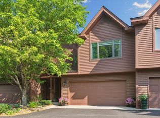 12518 Parkwood Dr, Burnsville, MN 55337