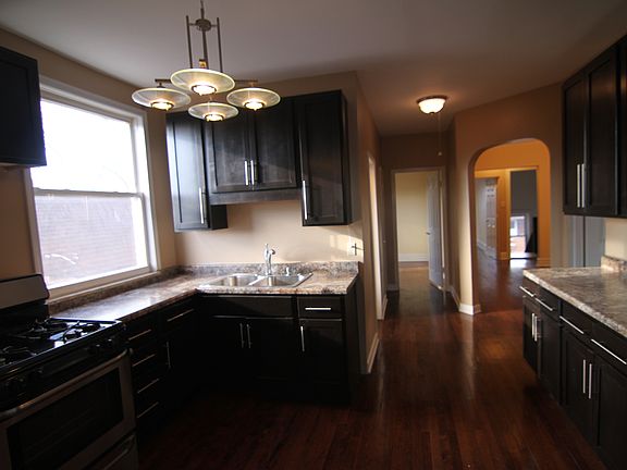 5th image of 5141 W Oakdale Ave