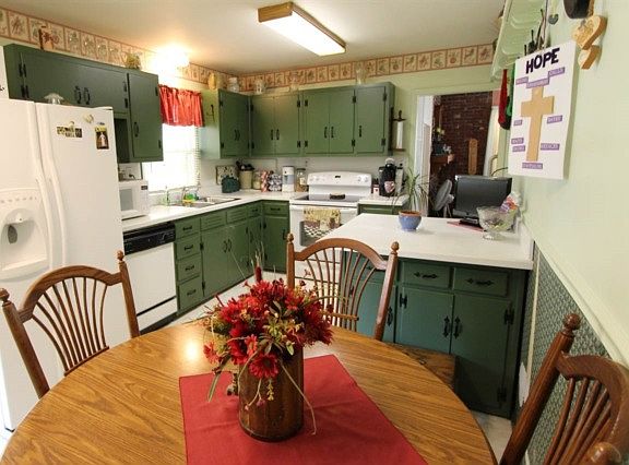 5th image of 2810 N Garvin St