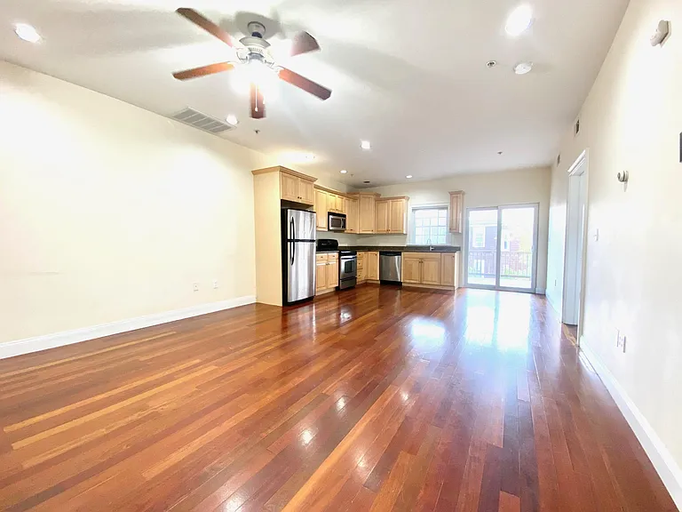661 Bennington St #2 — Photo 3