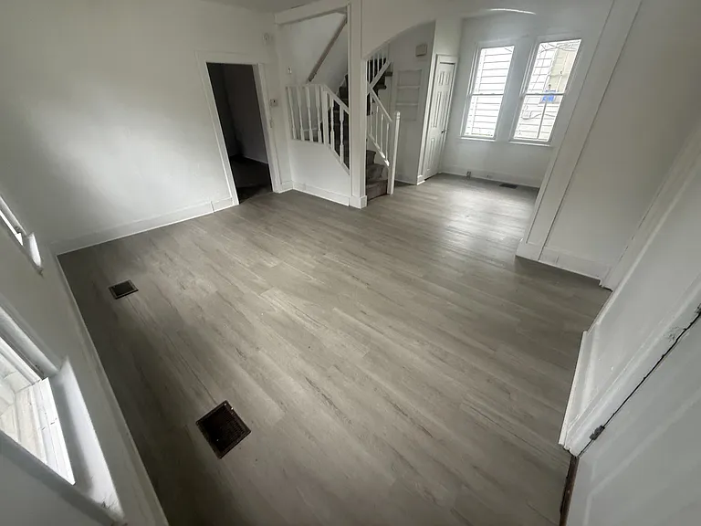 10324 Harvard Ave — Photo 3