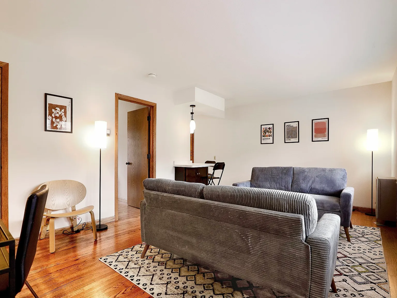 1 bed, 425 sqft, $825 — Photo 2