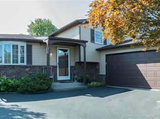 2139 Queensdale Ct, Maumee, OH 43537