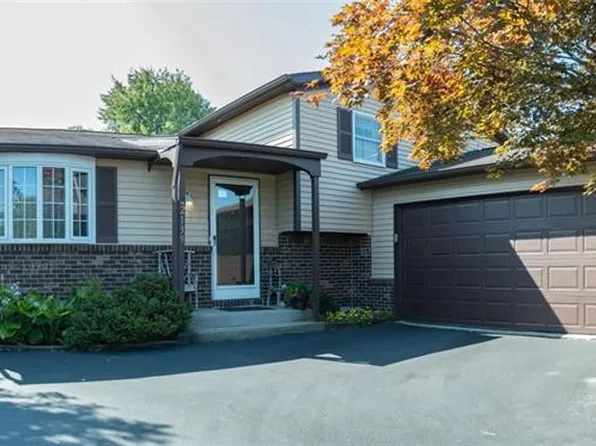 2139 Queensdale Ct, Maumee, OH 43537