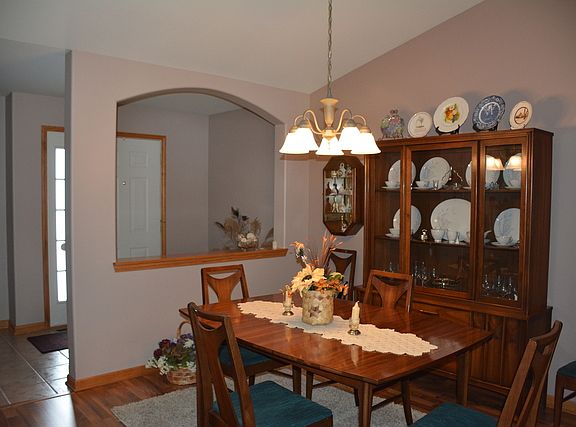 2nd image of 1233 Shagbark Ct