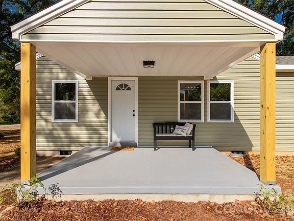 3rd image of 951 Confederate Ave