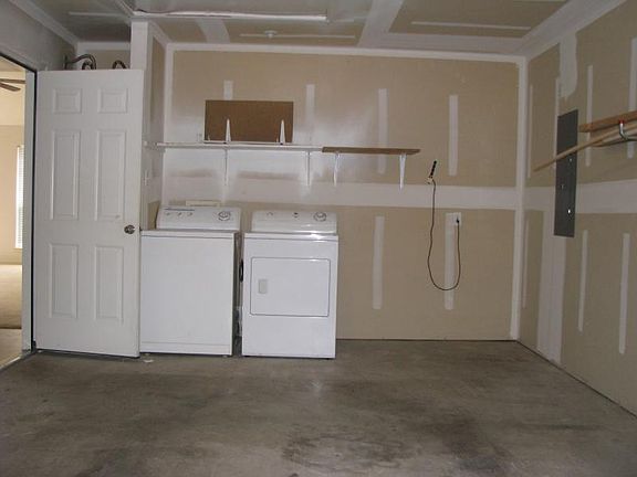 4th image of 603 Richardson Cir