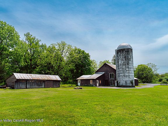 4th image of 419 - 425 County Road 12