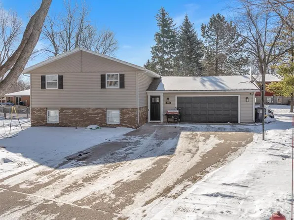 608 Jefferson Cir, Marshall, MN 56258