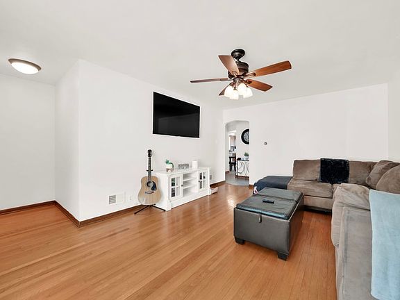 5th image of 4917 Lamb Dr