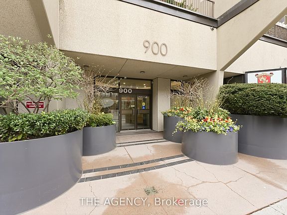 2nd image of 900 Yonge St #902