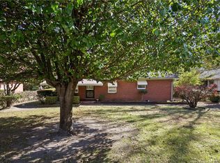1818 Broadell Dr, Fayetteville, NC 28301