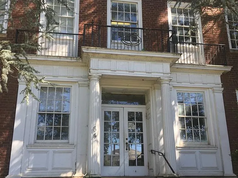 64 University Way — Photo 1