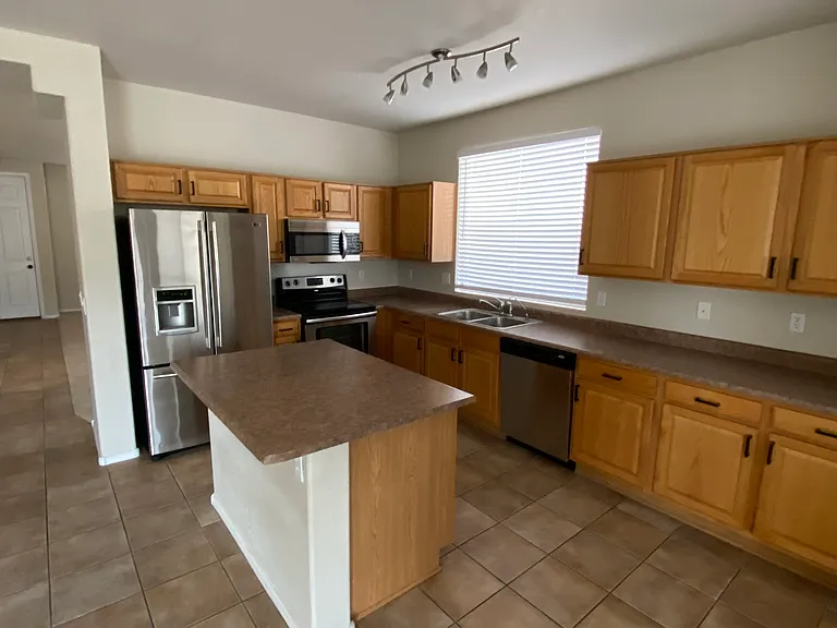17535 W Cactus Flower Dr — Photo 3