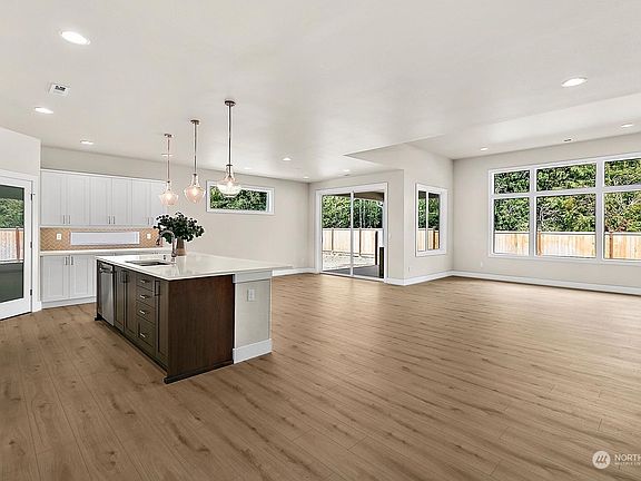 4th image of 11113 71st Avenue Ct E