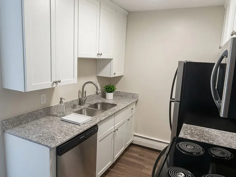 3708 West 32nd Street — Photo 45
