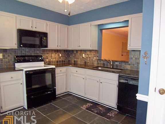 3rd image of 2966 Lexington Trace Dr SE