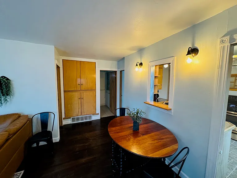2428 Canyon Lake Dr — Photo 4