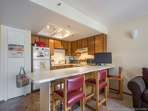 4th image of 1487 Woodside Ave #B106