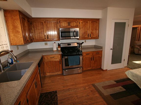 5th image of 221 San Anselmo Dr