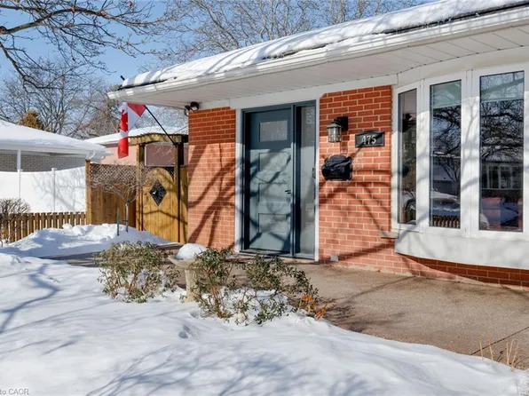 475 Sunset Dr, Oakville, ON L6L 3N3