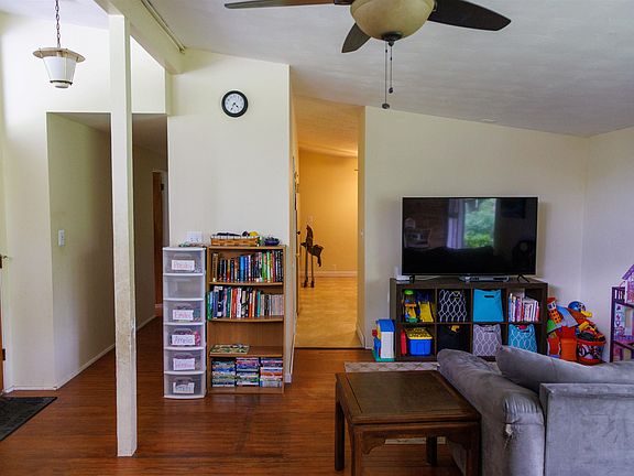 4th image of 8524 W Skyline Dr