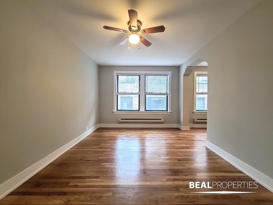 1st image of 425 W Roscoe St #425509