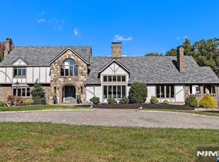 7 Christopher Place, Saddle River, NJ 07458