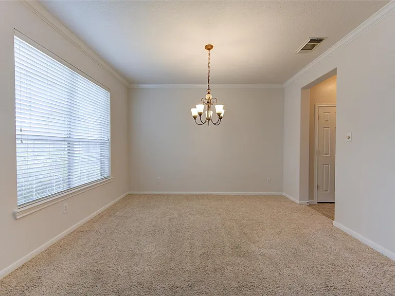1903 Hampton Lakes Ct — Photo 4