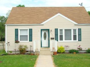 2626 Vancouver Dr NW, Roanoke, VA 24012