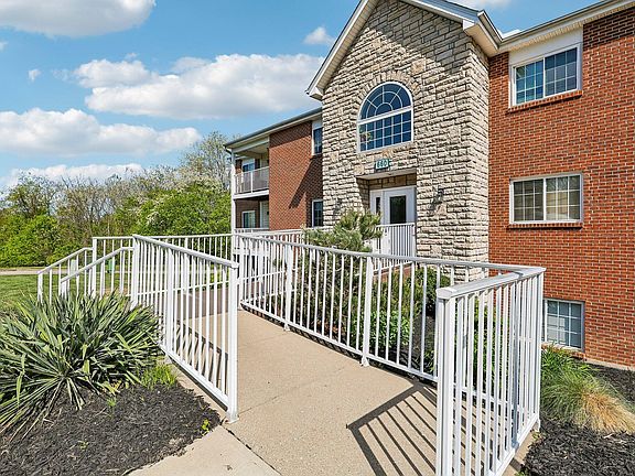 3rd image of 660 Friars Ln APT 1