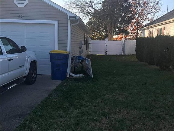 2nd image of 604 Jennings Dr