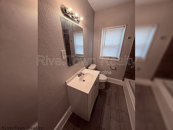 5th image of 3175 Jackson Ave