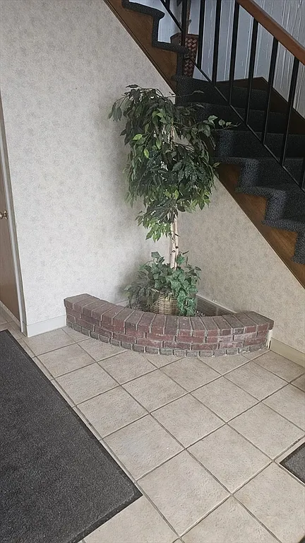 Studio, 1100 sqft, $1,900 — Photo 3