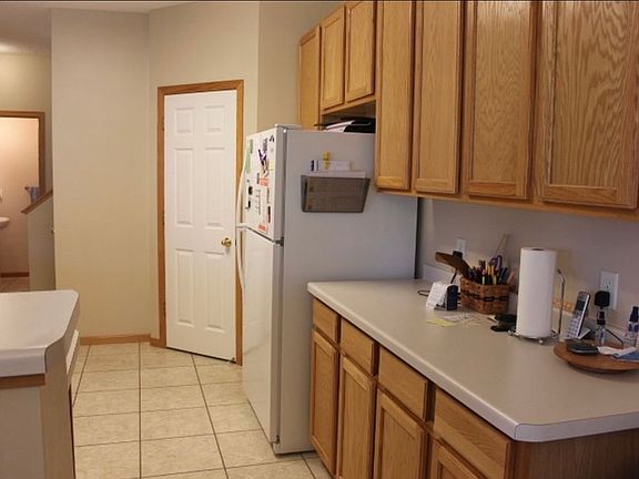 3rd image of 4696 Blaine Ave