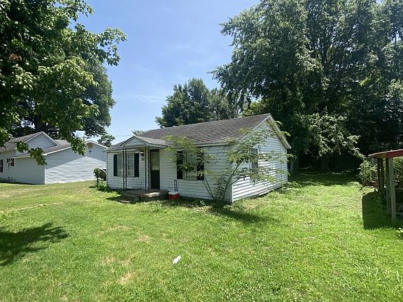 3rd image of 207 Edmonston St