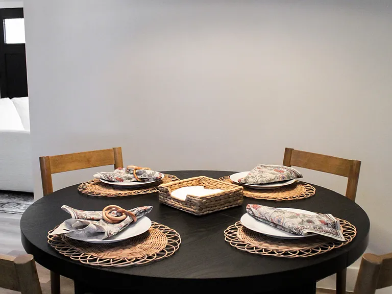 Intimate dining