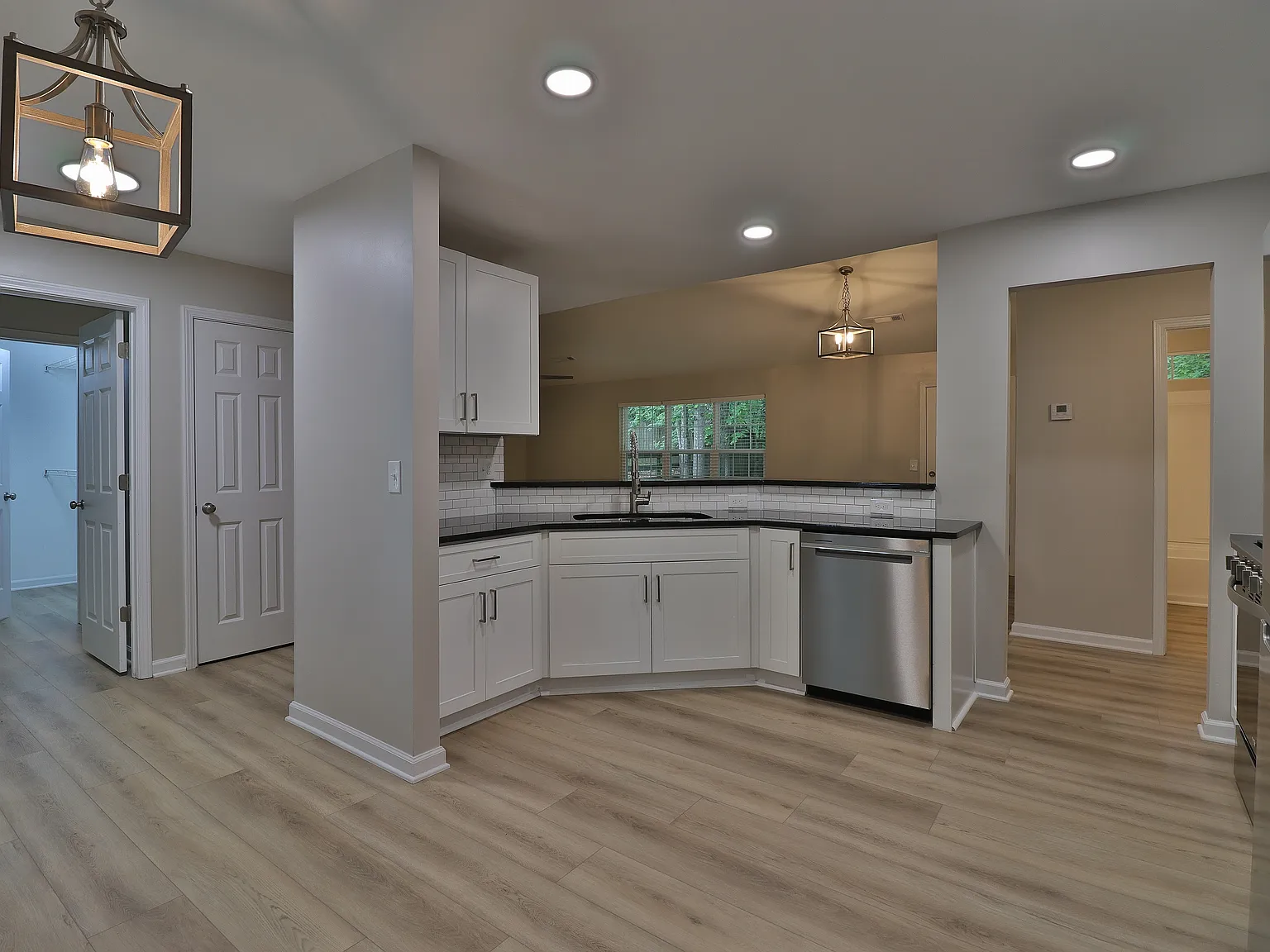 2632 Lake Park Bnd — Photo 4