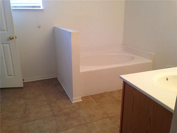 4th image of 2501 Derby Glen Dr
