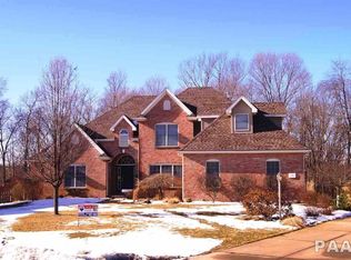 18 Hawthorn Cv, Morton, IL 61550