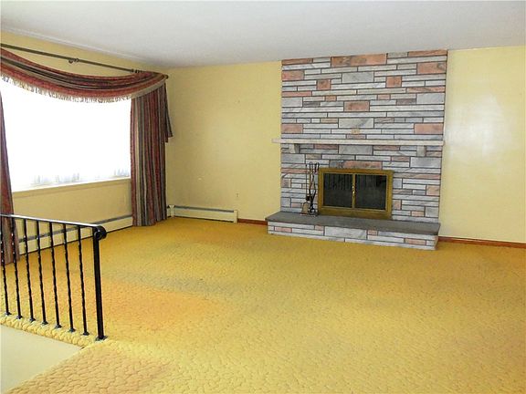 3rd image of 102 Marble Dr