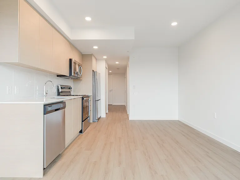 3655 Victoria Dr — Photo 15
