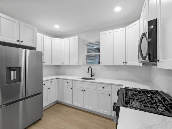 336a Danforth Avenue image 13 of 27